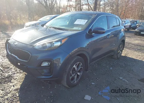 2020 Kia Sportage Lx z USA, uszkodzony, nr VIN KNDPMCAC4L7767312
